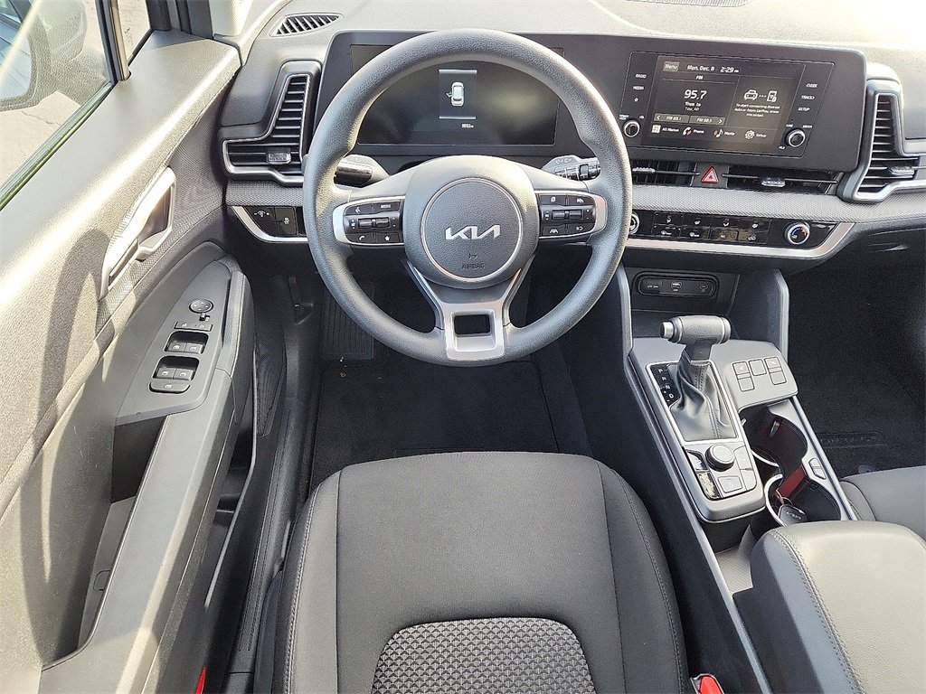 Certified 2025 Kia Sportage LX image 12