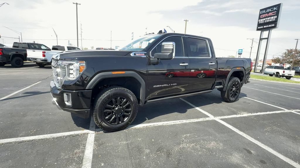 Used 2022 GMC Sierra 3500 Denali w/ Denali Black Diamond Edition AWD/4WD image 4