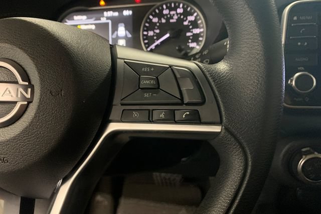 Used 2025 Nissan Versa SV FWD image 28