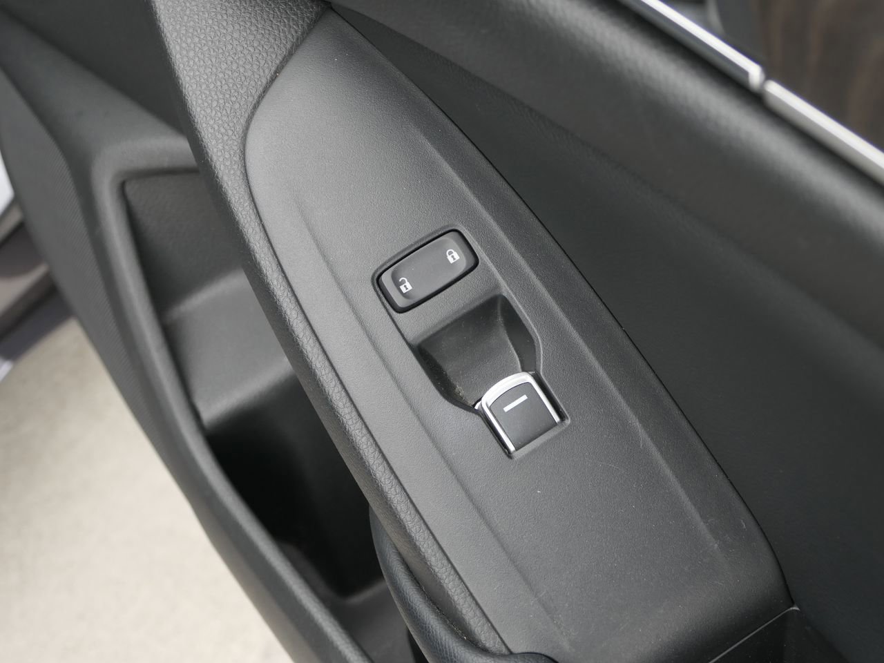 Used 2018 Honda Accord EX-L image 24