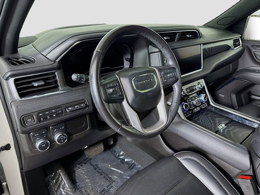 Used 2022 GMC Yukon XL Denali AWD/4WD image 9