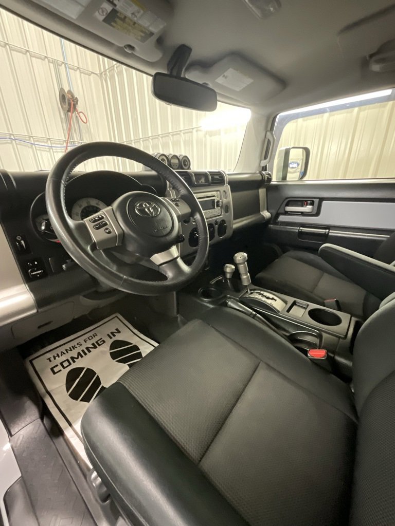 Used 2014 Toyota FJ Cruiser 4WD w/ Upgrade Package image 9