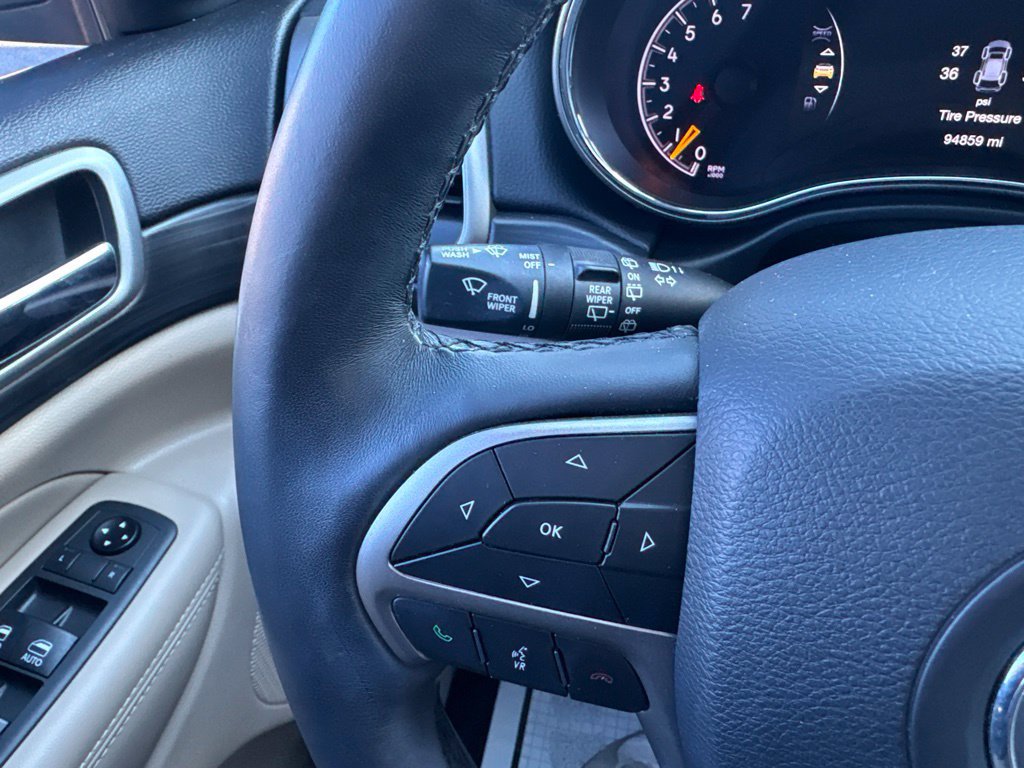 Used 2019 Jeep Grand Cherokee Laredo w/ Security & Convenience Group RWD image 18