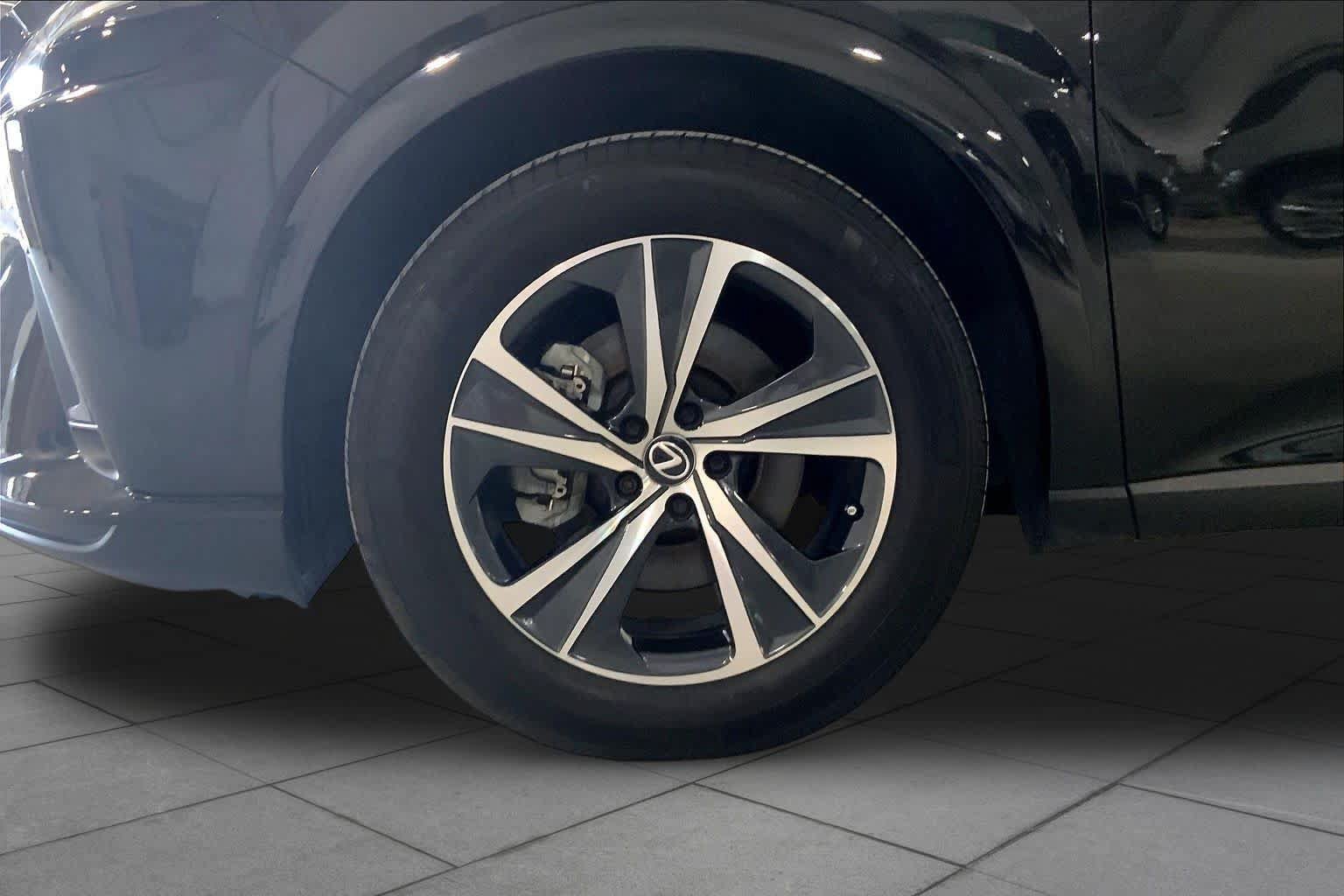 Used 2024 Lexus RX 350 FWD w/ Technology Package image 21