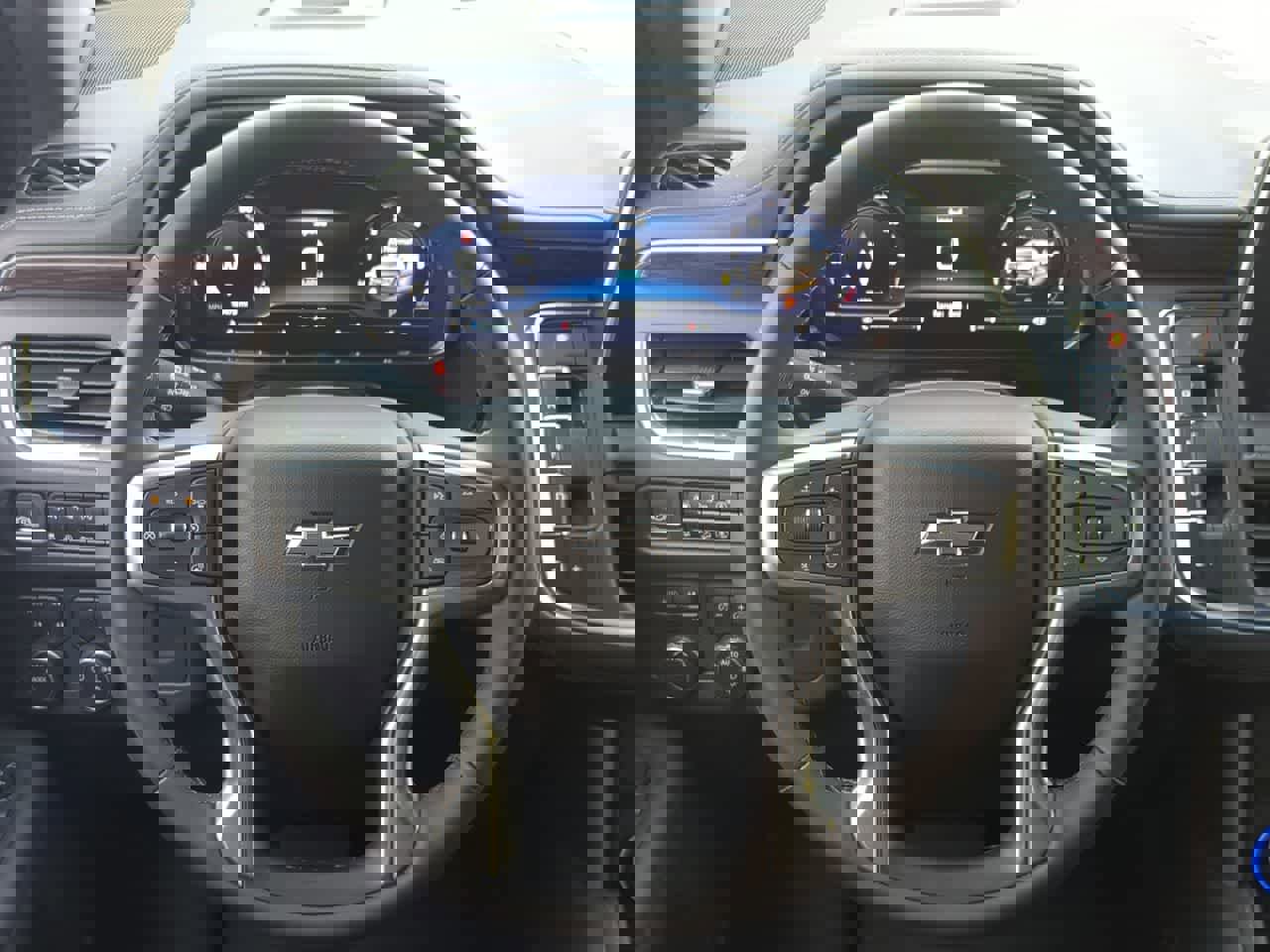 Used 2023 Chevrolet Suburban Z71 w/ Luxury Package image 20