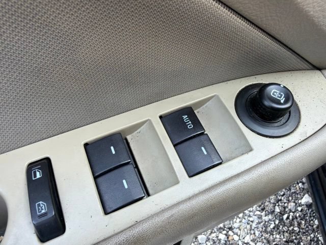 Used 2010 Ford Fusion S FWD image 17