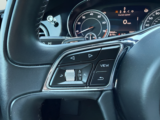 Used 2019 Bentley Bentayga AWD/4WD image 18