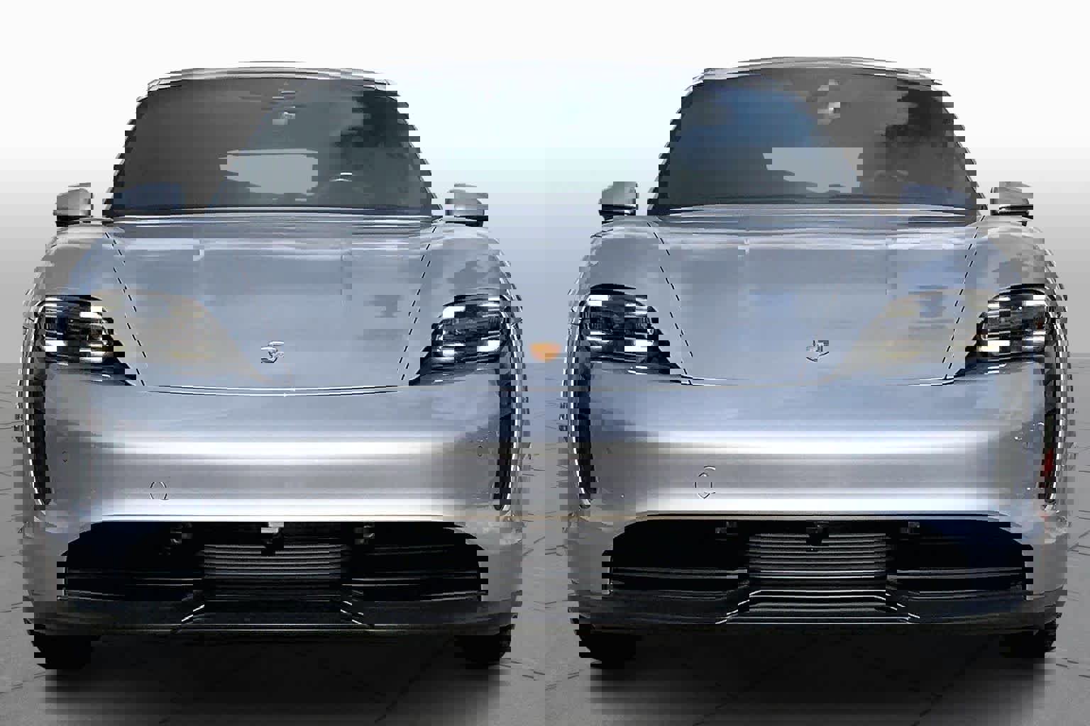 Used 2022 Porsche Taycan image 3