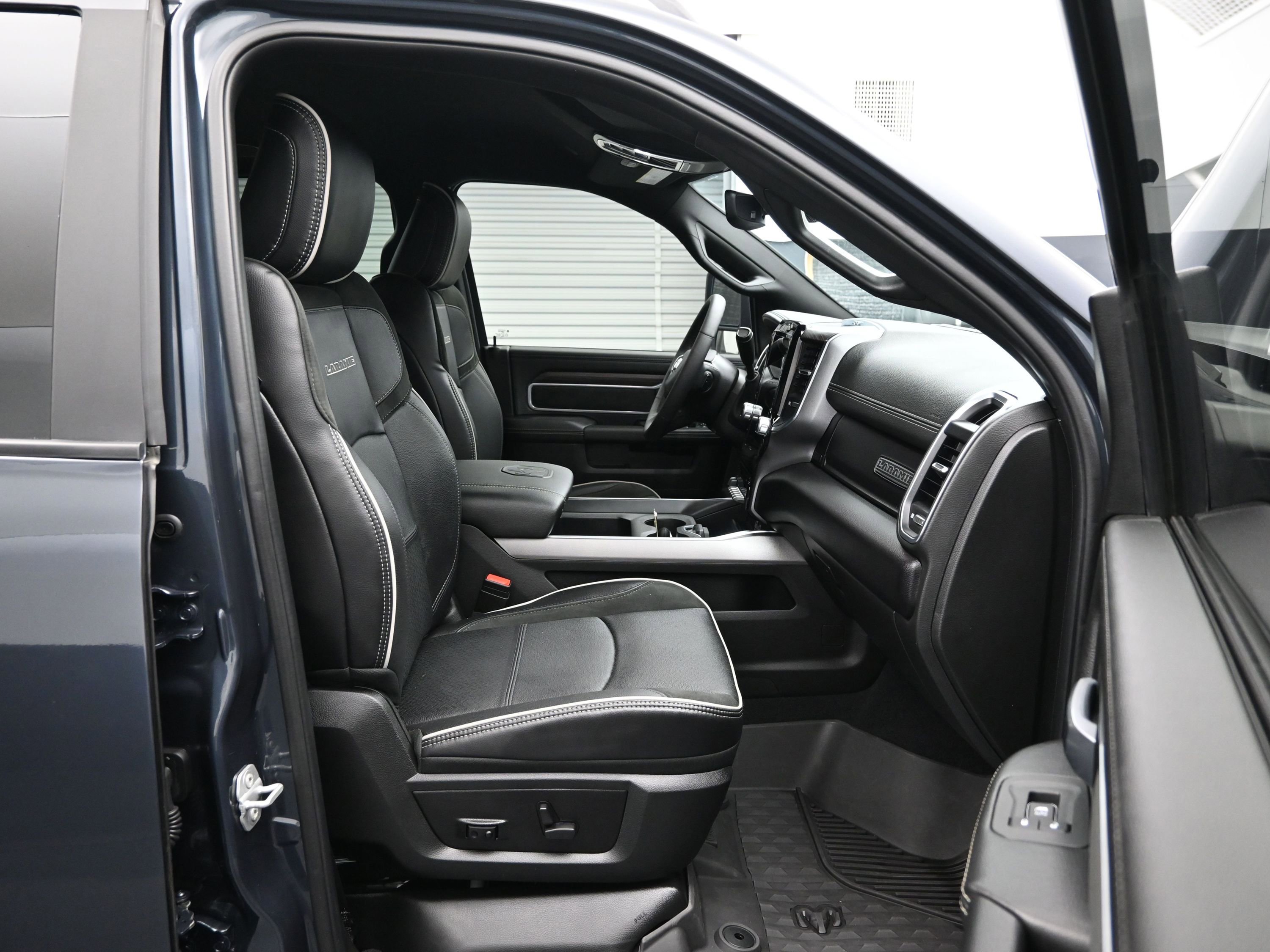 Used 2025 RAM 3500 Laramie w/ Night Edition image 13