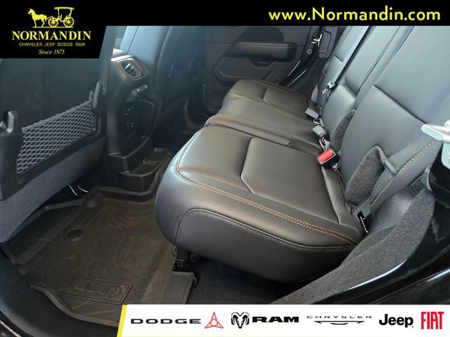 New 2026 Jeep Wrangler Unlimited Sahara AWD/4WD image 8