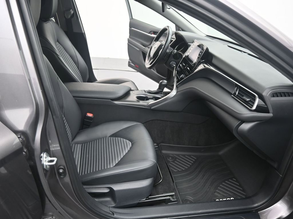 Used 2024 Toyota Camry SE image 17