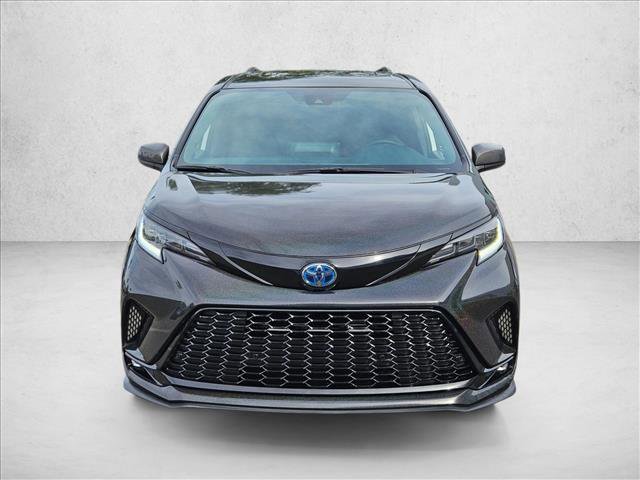 Used 2021 Toyota Sienna XSE w/ XSE Plus Package AWD/4WD image 2