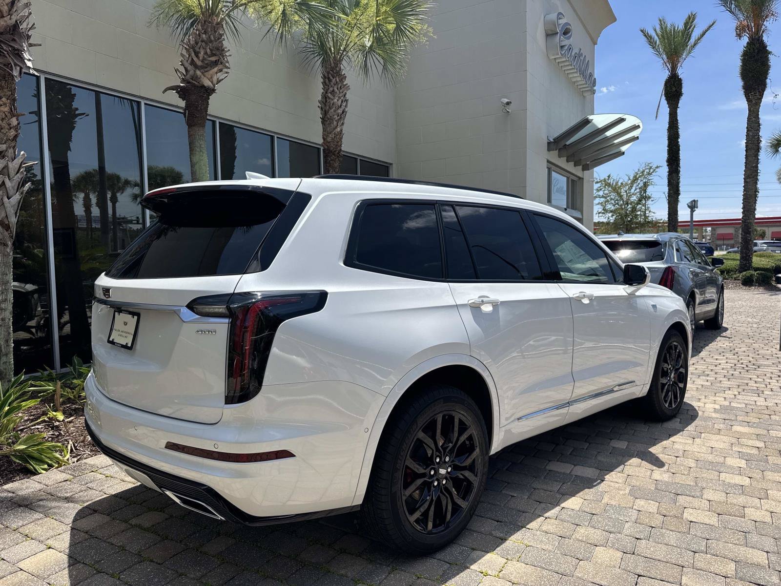 New 2025 Cadillac XT6 Sport w/ Platinum Package AWD/4WD image 4
