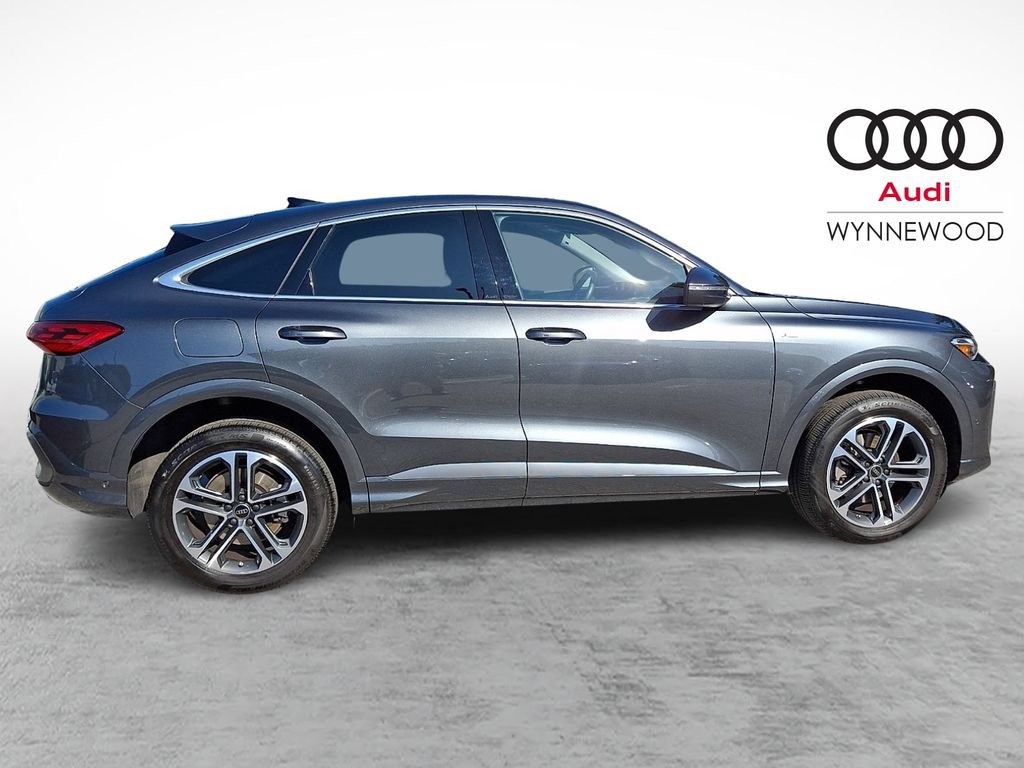 Certified 2025 Audi Q5 Premium w/ Convenience Package AWD/4WD image 7