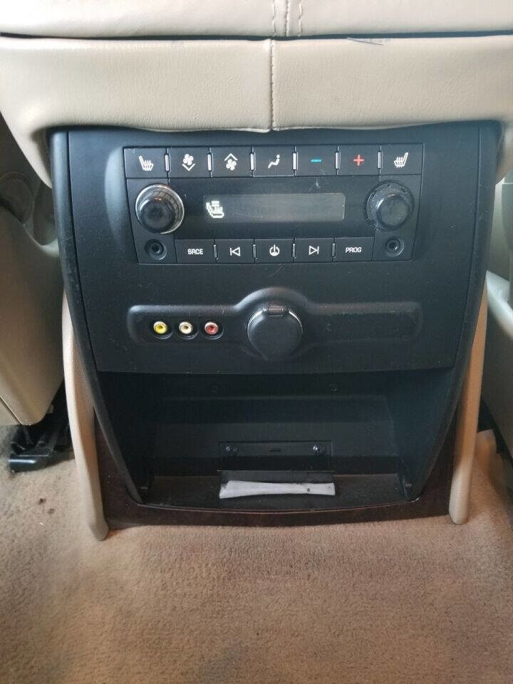 Used 2011 Cadillac Escalade ESV Luxury image 12