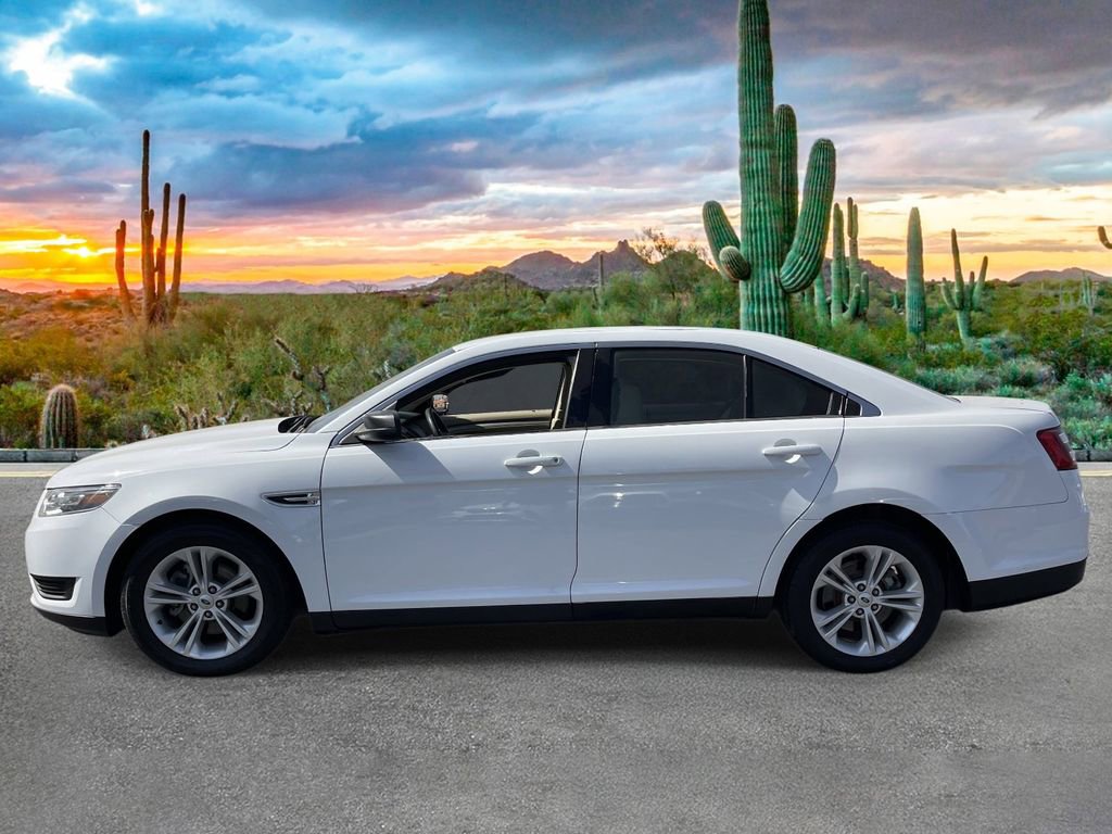 Used 2019 Ford Taurus SE image 6