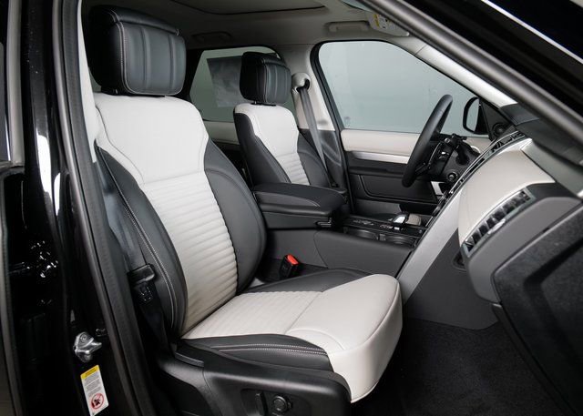 New 2026 Land Rover Discovery Dynamic SE AWD/4WD image 3