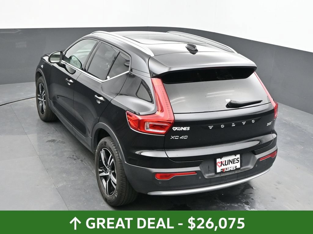 Used 2025 Volvo XC40 B5 Core AWD/4WD image 23