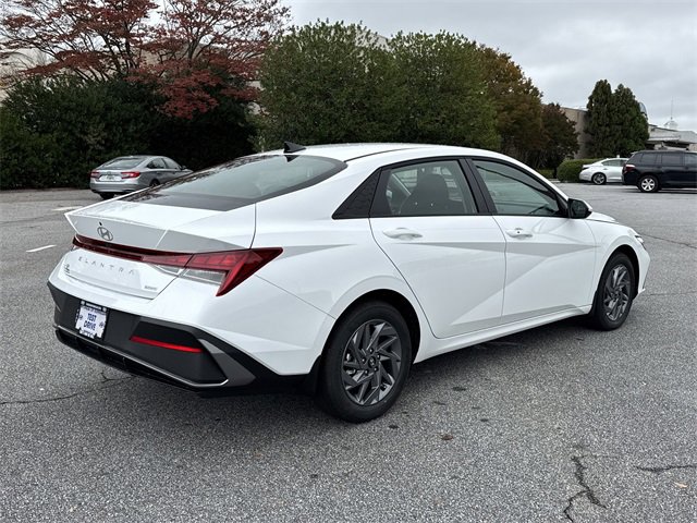 New 2026 Hyundai Elantra Blue image 7
