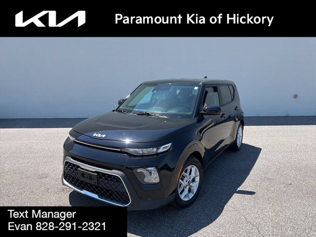 Used 2022 Kia Soul LX w/ Technology Package FWD image 1