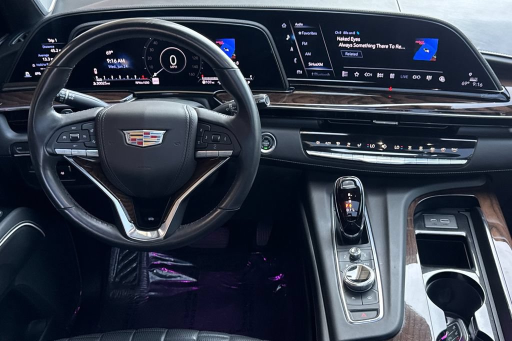 Used 2023 Cadillac Escalade Sport Platinum w/ LPO, ONYX Package AWD/4WD image 17