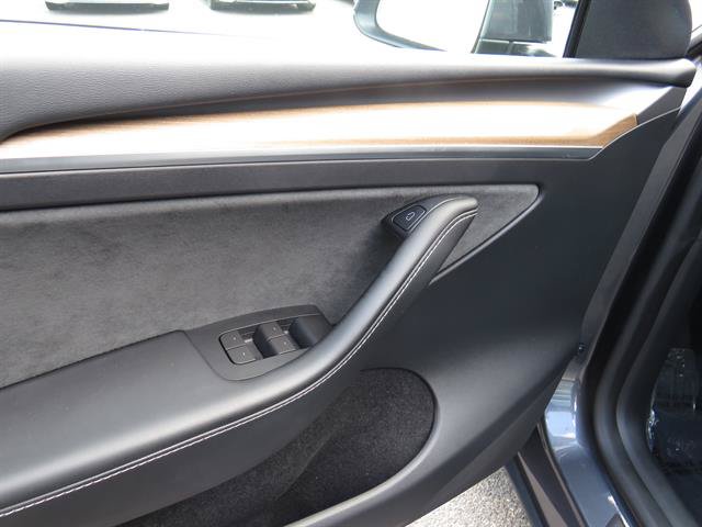 Used 2023 Tesla Model Y Performance AWD/4WD image 8