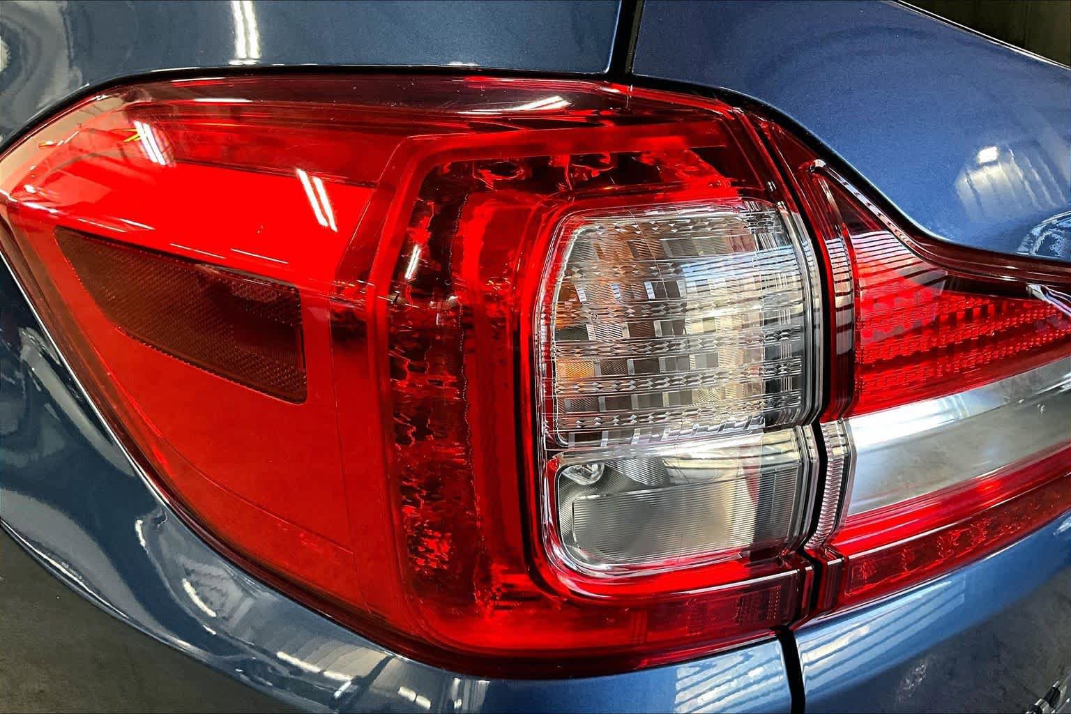 Used 2019 Subaru Ascent Premium image 29