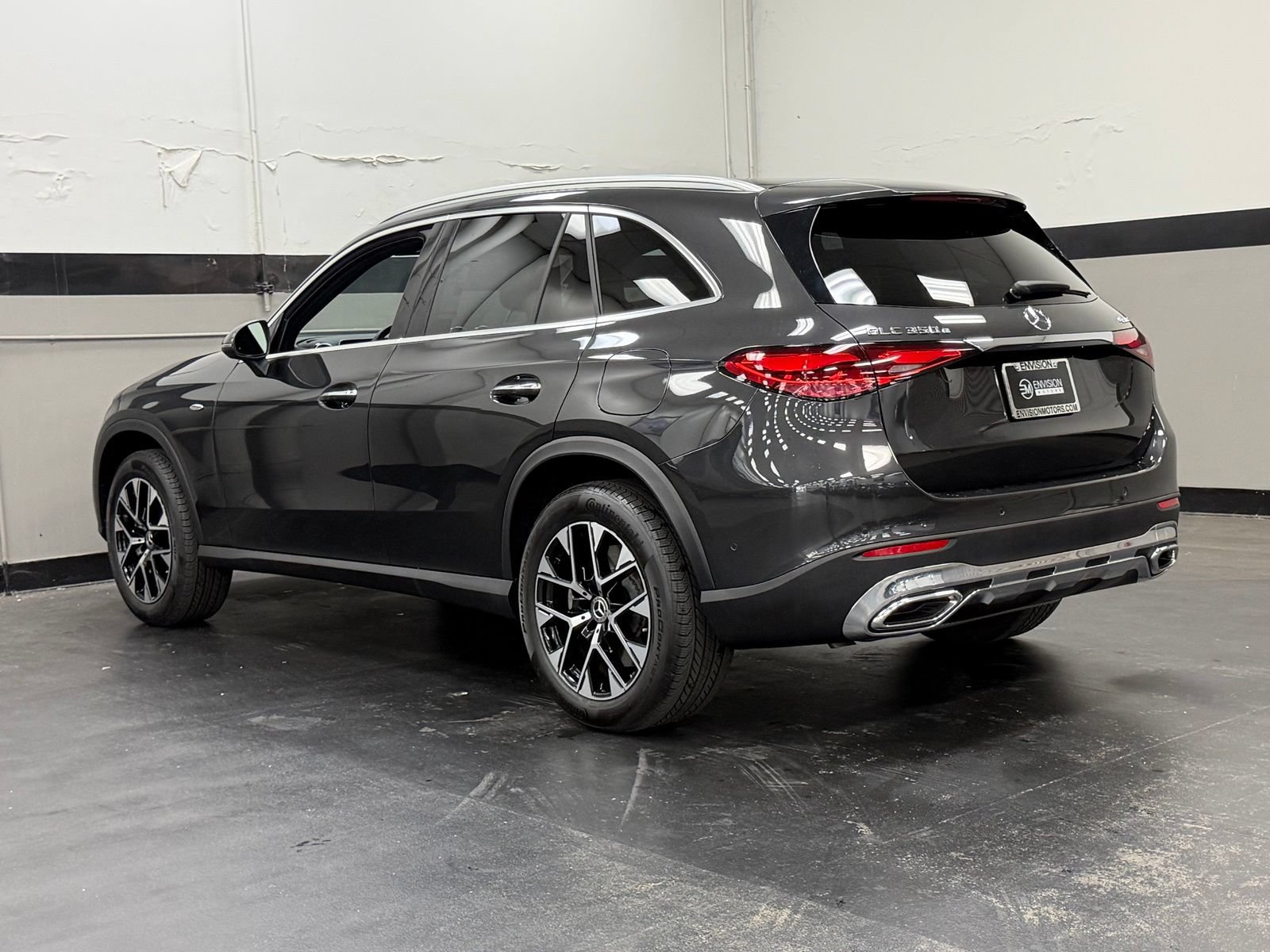 Used 2025 Mercedes-Benz GLC 350e 4MATIC image 9