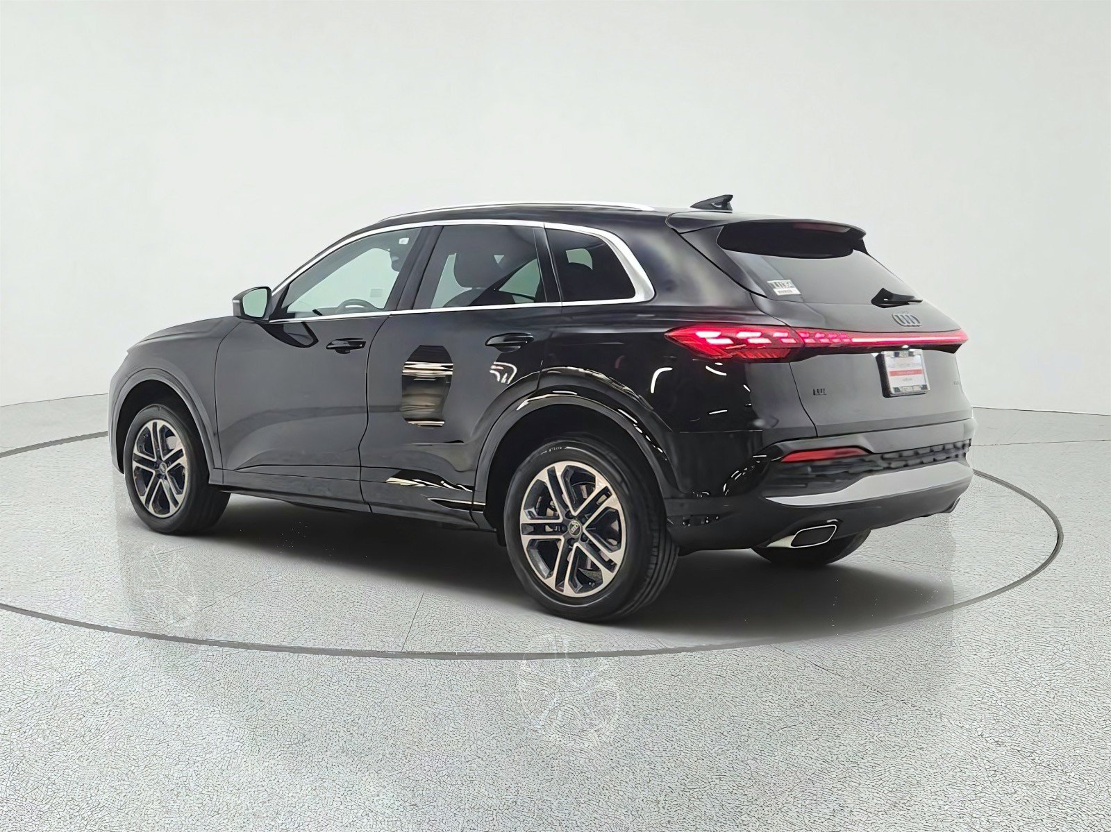 Used 2025 Audi Q5 Premium w/ Premium Plus AWD/4WD image 7
