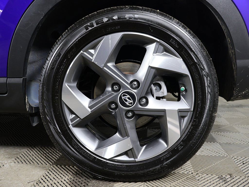 Certified 2025 Hyundai Venue Limited image 17
