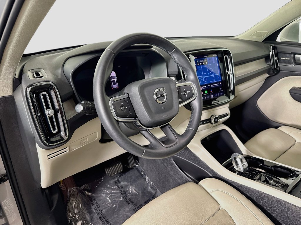 Used 2023 Volvo XC40 B5 Ultimate w/ Climate Package AWD/4WD image 9