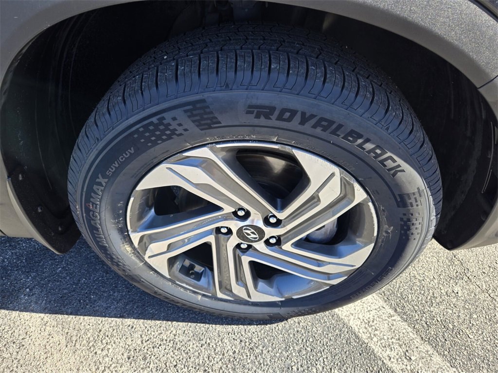 Certified 2023 Hyundai Santa Fe SEL image 17