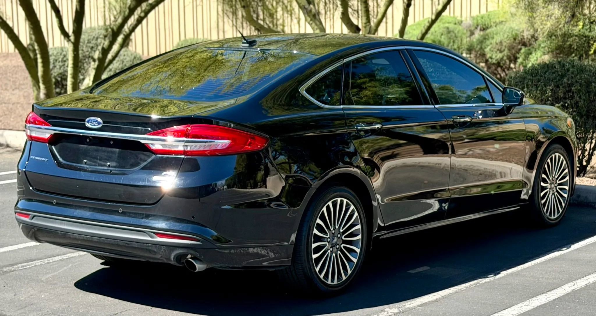 Used 2017 Ford Fusion SE w/ Fusion SE Technology Package image 8