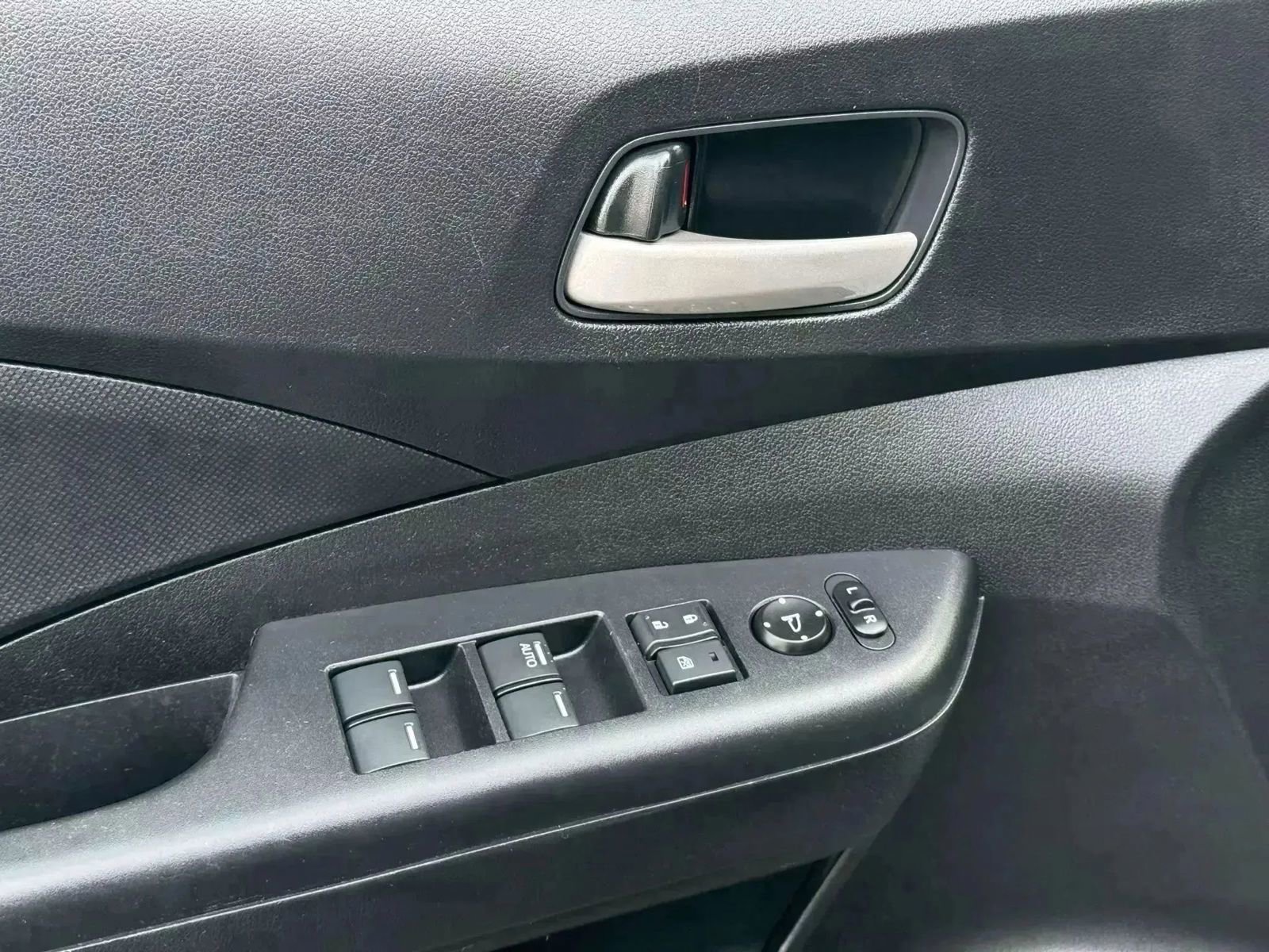 Used 2014 Honda CR-V LX image 20