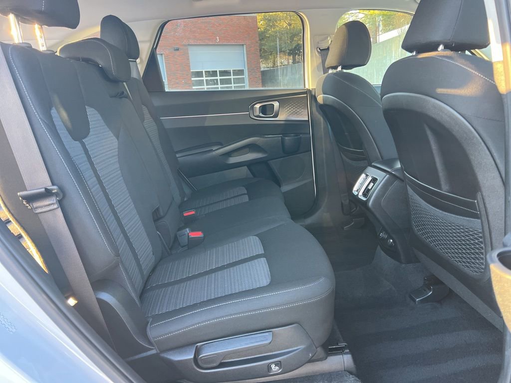 Used 2023 Kia Sorento LX image 23