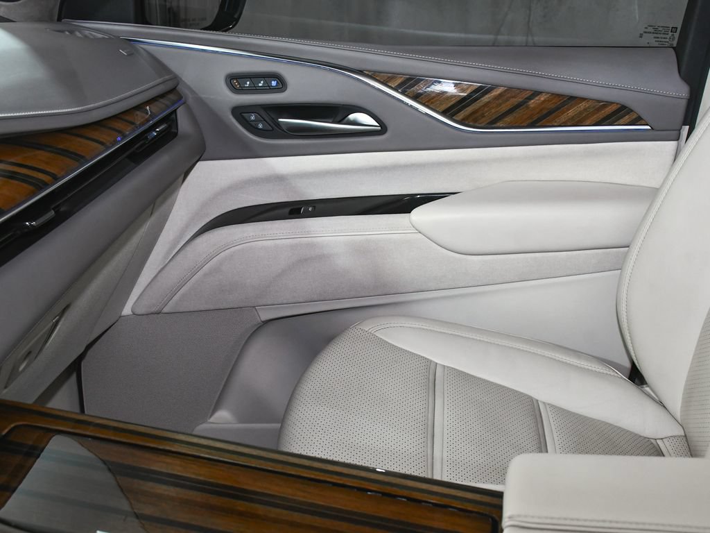 Used 2022 Cadillac Escalade Sport Platinum AWD/4WD image 45
