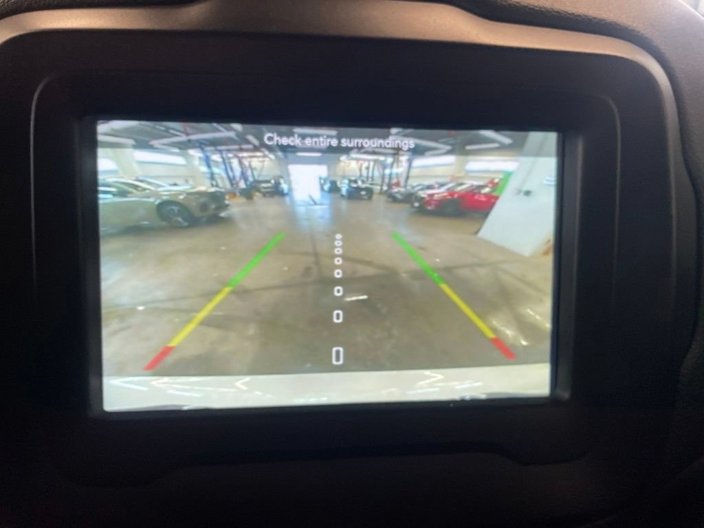 Used 2020 Jeep Renegade Latitude w/ Cold Weather Group AWD/4WD image 10