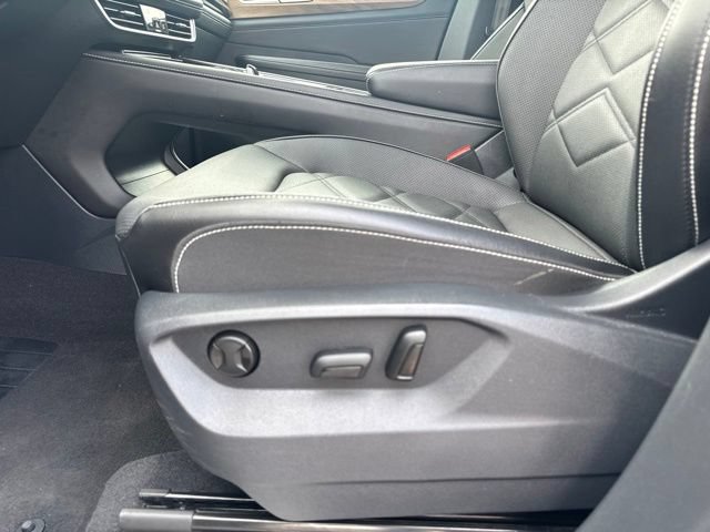 Used 2025 Volkswagen Atlas SE FWD image 19