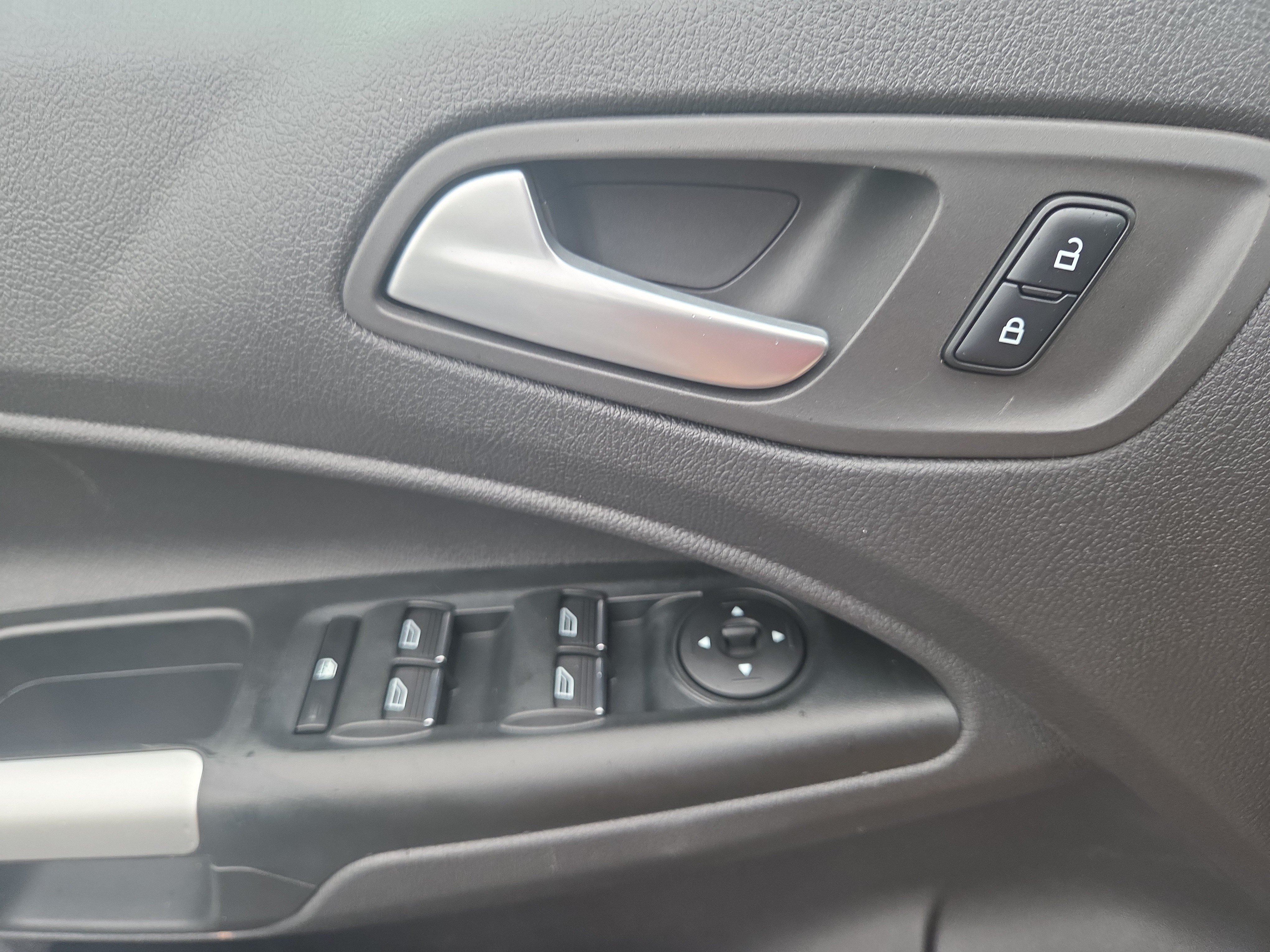 Used 2017 Ford Transit Connect XLT FWD image 30