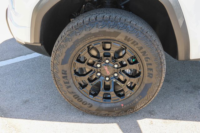 New 2026 GMC Canyon Elevation w/ Convenience Package image 5