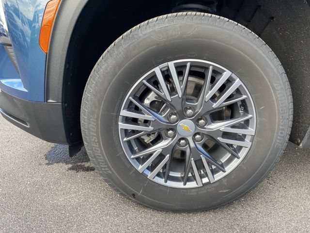 Used 2025 Chevrolet Traverse LT FWD image 30