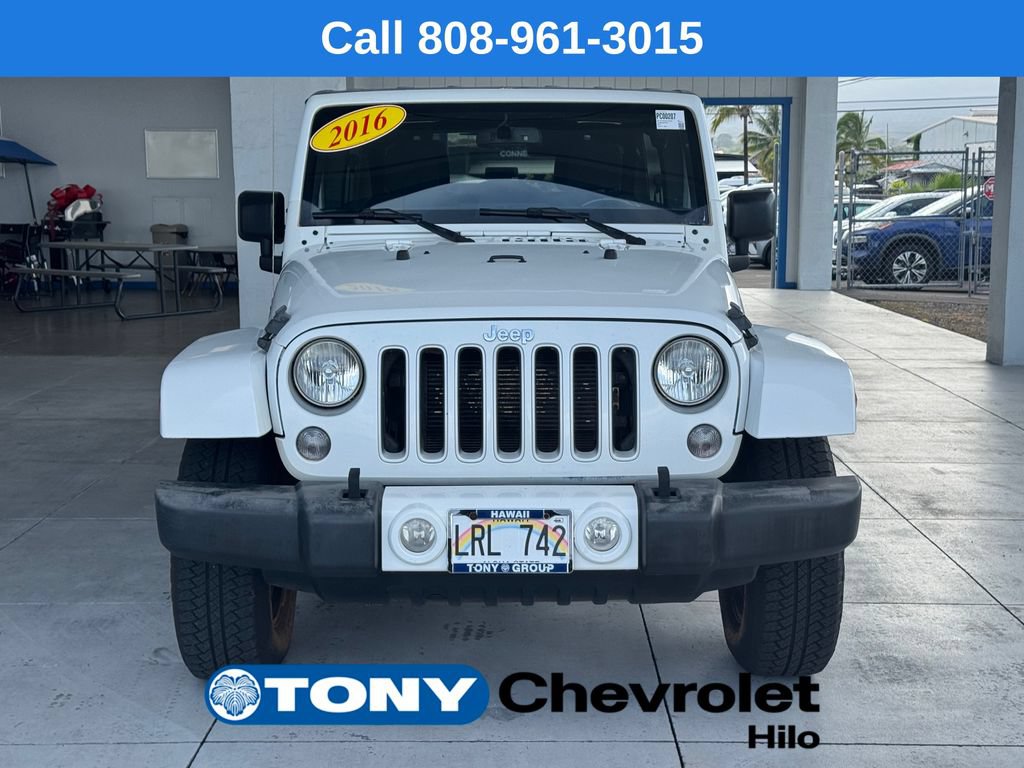 Used 2016 Jeep Wrangler Unlimited Sahara w/ Connectivity Group AWD/4WD image 8