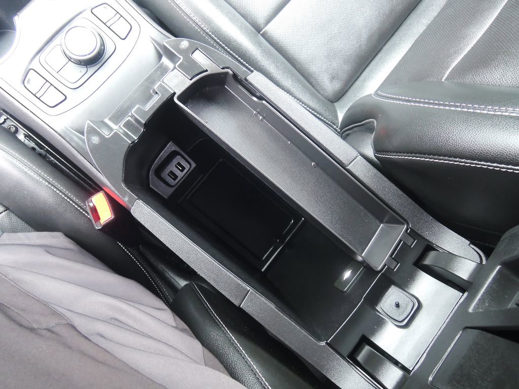 Used 2024 GMC Terrain SLT w/ Elevation Edition FWD image 22