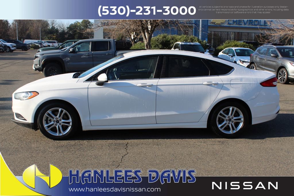 Used 2018 Ford Fusion SE w/ Fusion SE Technology Package image 2