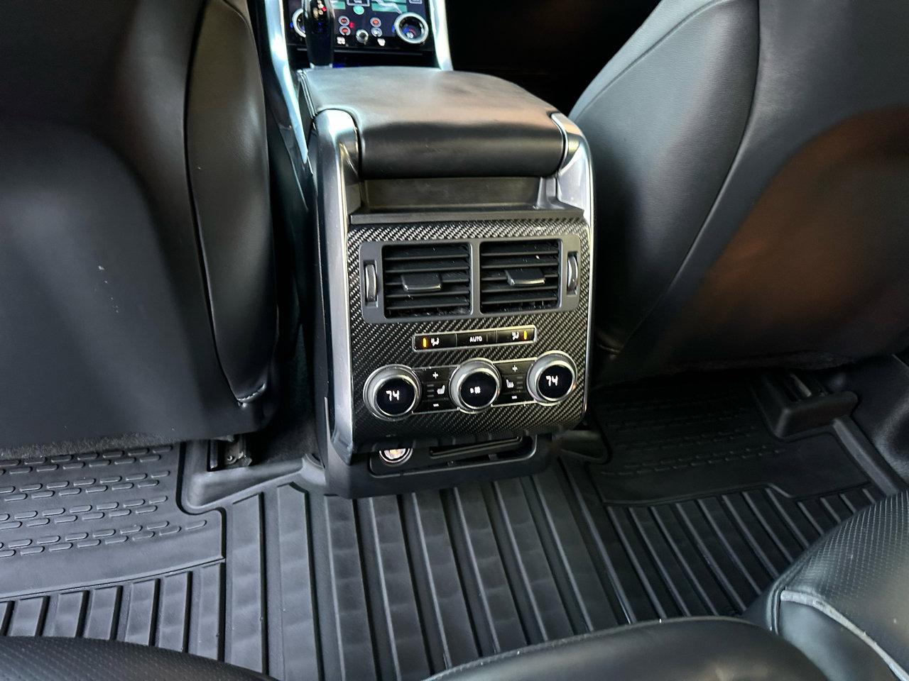 Used 2015 Land Rover Range Rover Sport SVR image 50