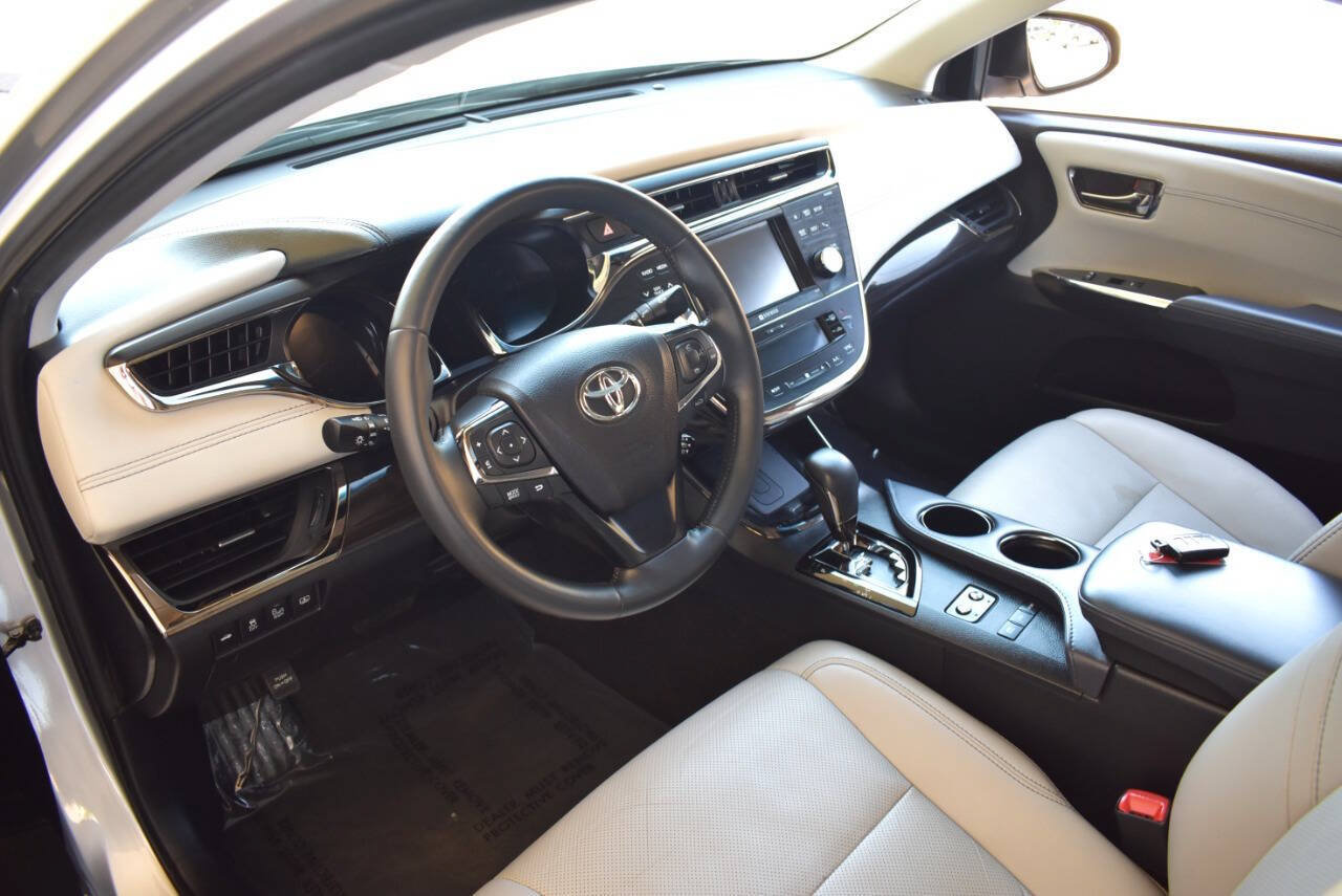 Used 2014 Toyota Avalon Limited w/ Technology Package FWD image 37
