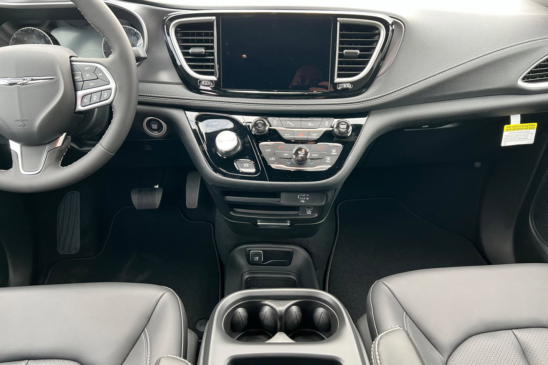 New 2026 Chrysler Pacifica Select FWD image 13