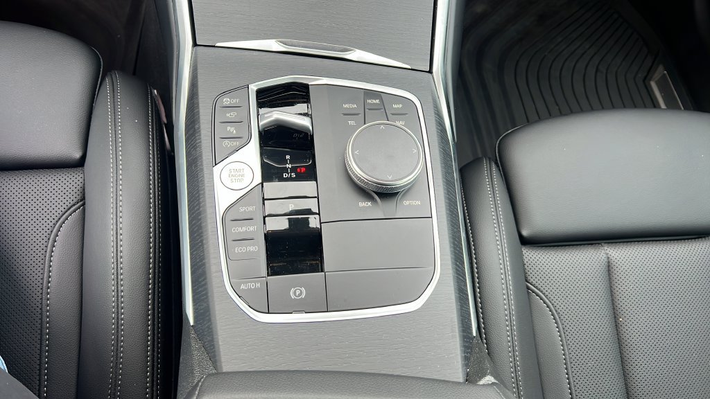 Certified 2026 BMW 330i Sedan w/ Premium Package RWD image 10