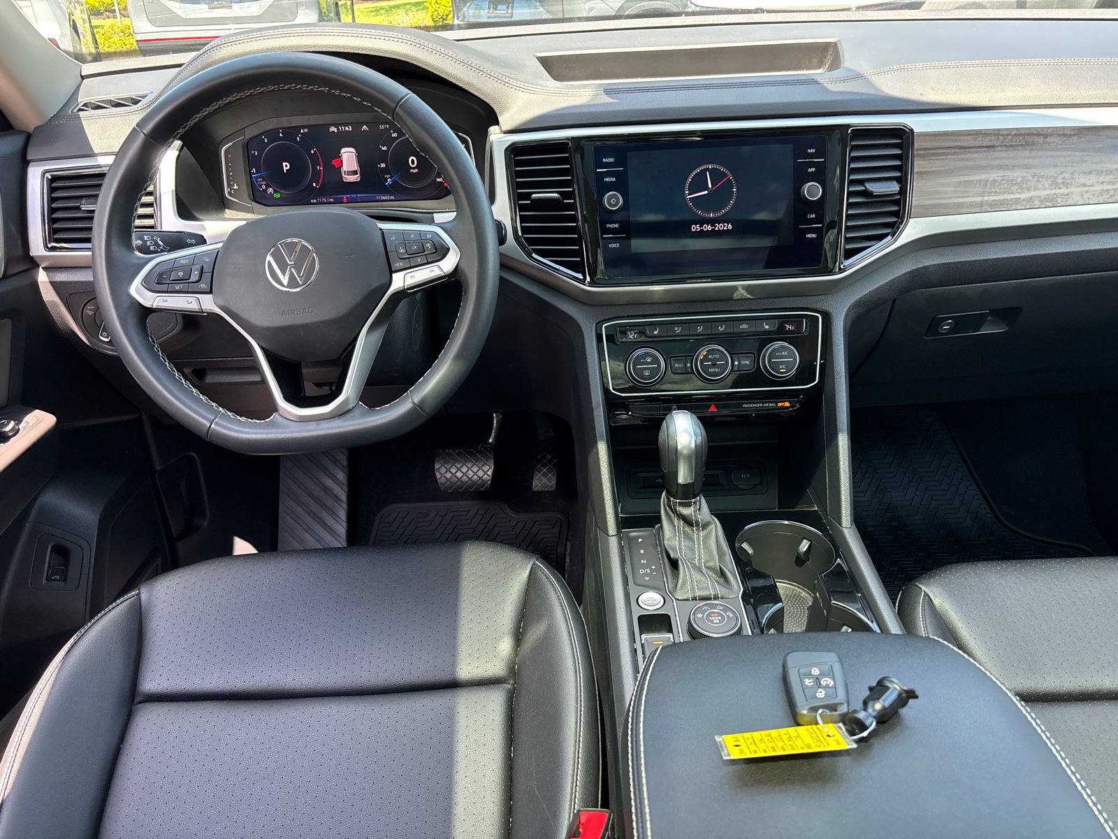 Used 2023 Volkswagen Atlas SEL AWD/4WD image 28