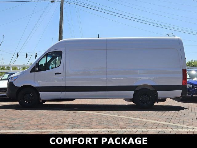 Used 2024 Mercedes-Benz Sprinter 2500 image 3
